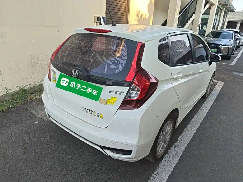 Honda Fit — миниатюра 7