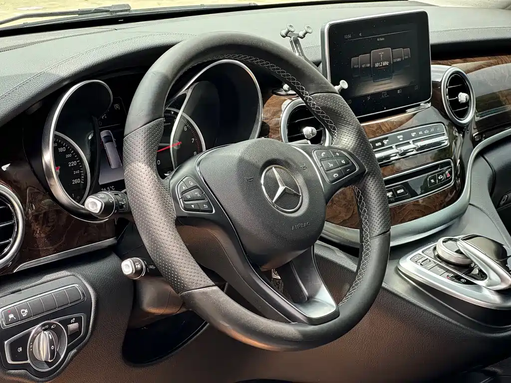Mercedes-Benz V-Class — миниатюра 13