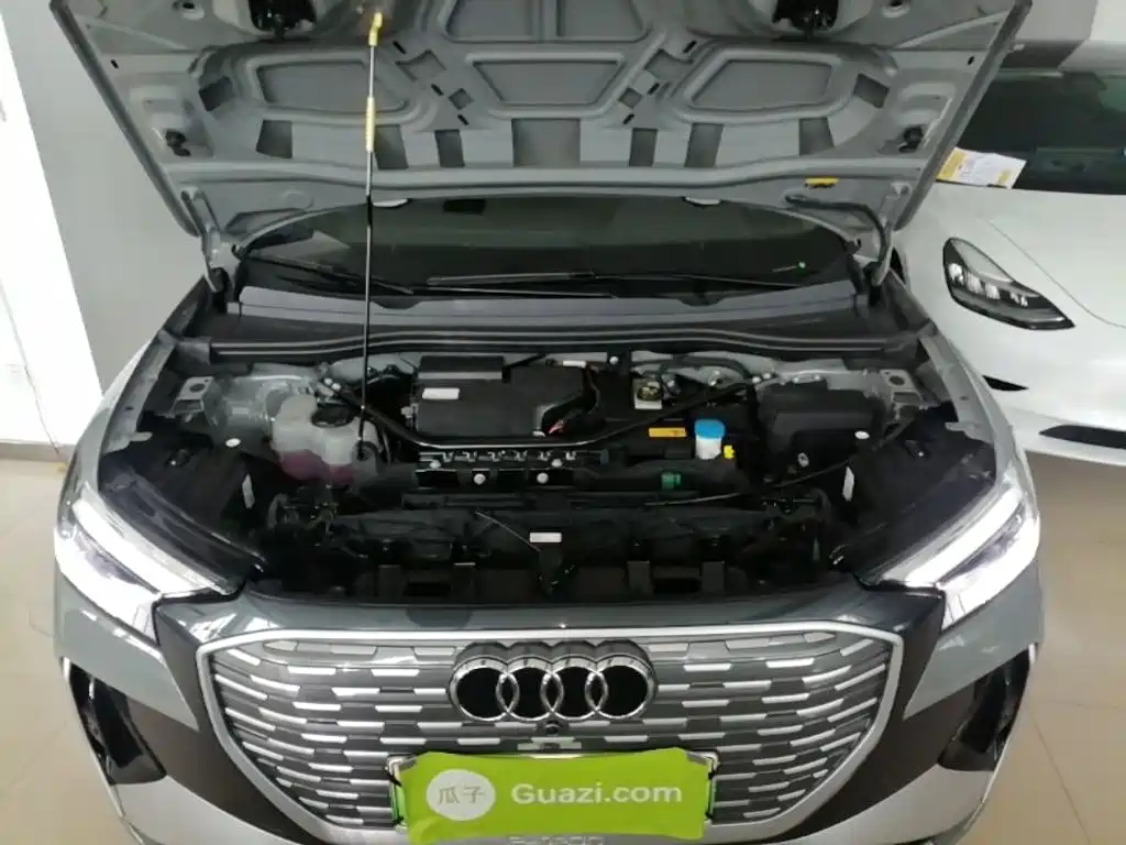 Audi Q4 e-tron — миниатюра 20
