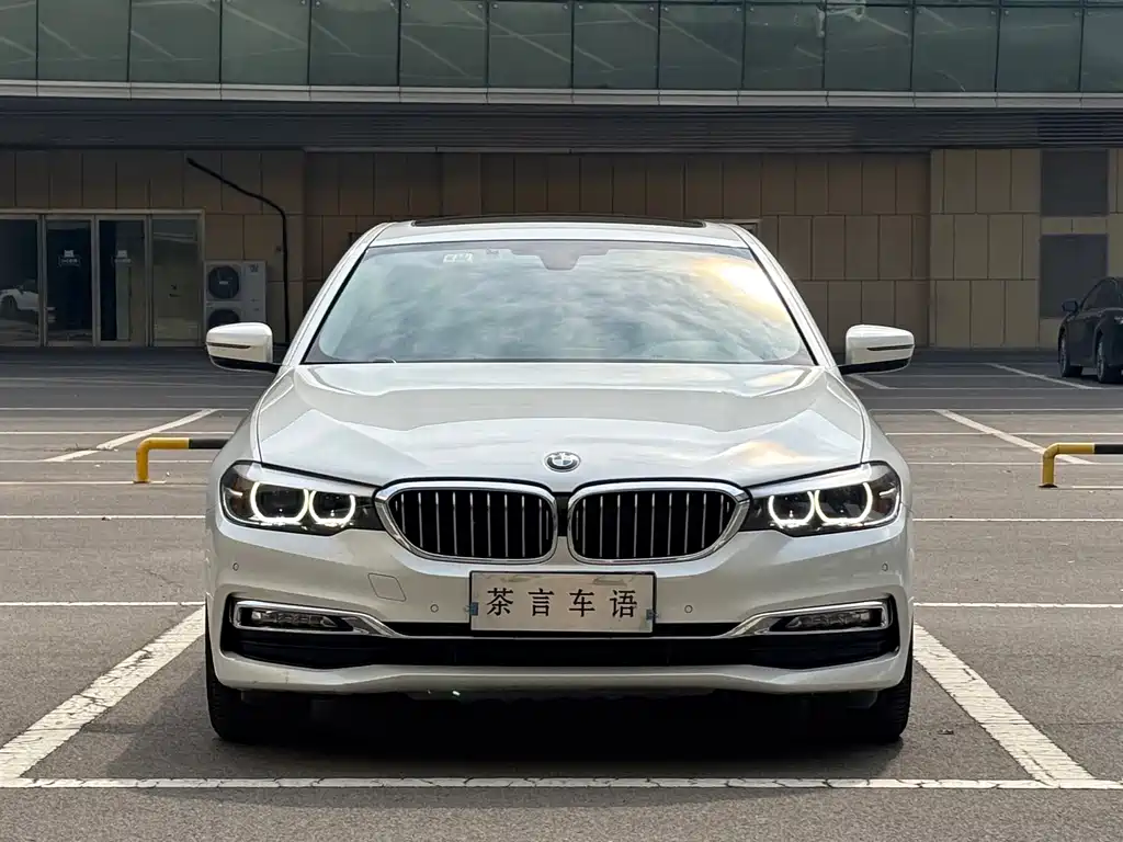 BMW 5 Series — миниатюра 2