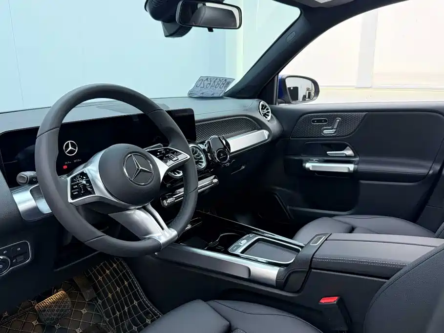 Mercedes-Benz GLB — миниатюра 7