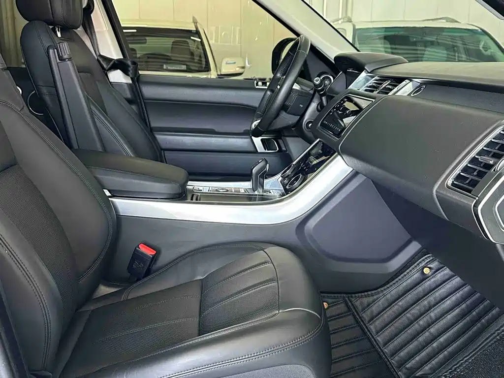 Land Rover Range Rover Sport 2020 3.0 L6 SE