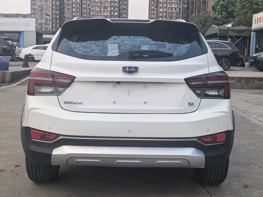 Geely Vision S1 — миниатюра 5