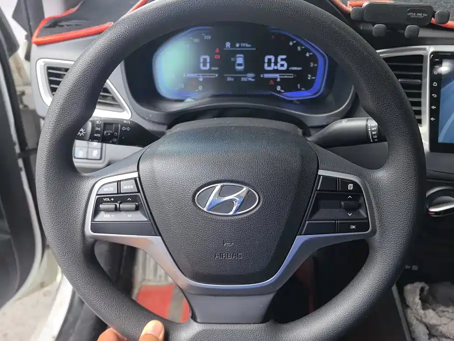 Hyundai Verna — миниатюра 15