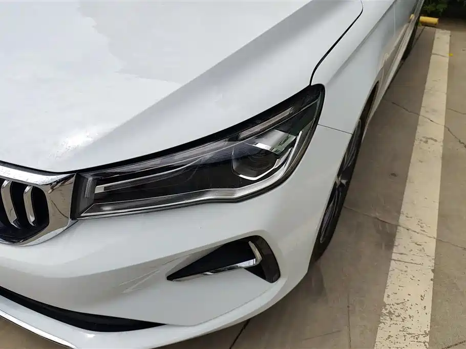Geely Emgrand 2025 4 1.5L CVT Luxury