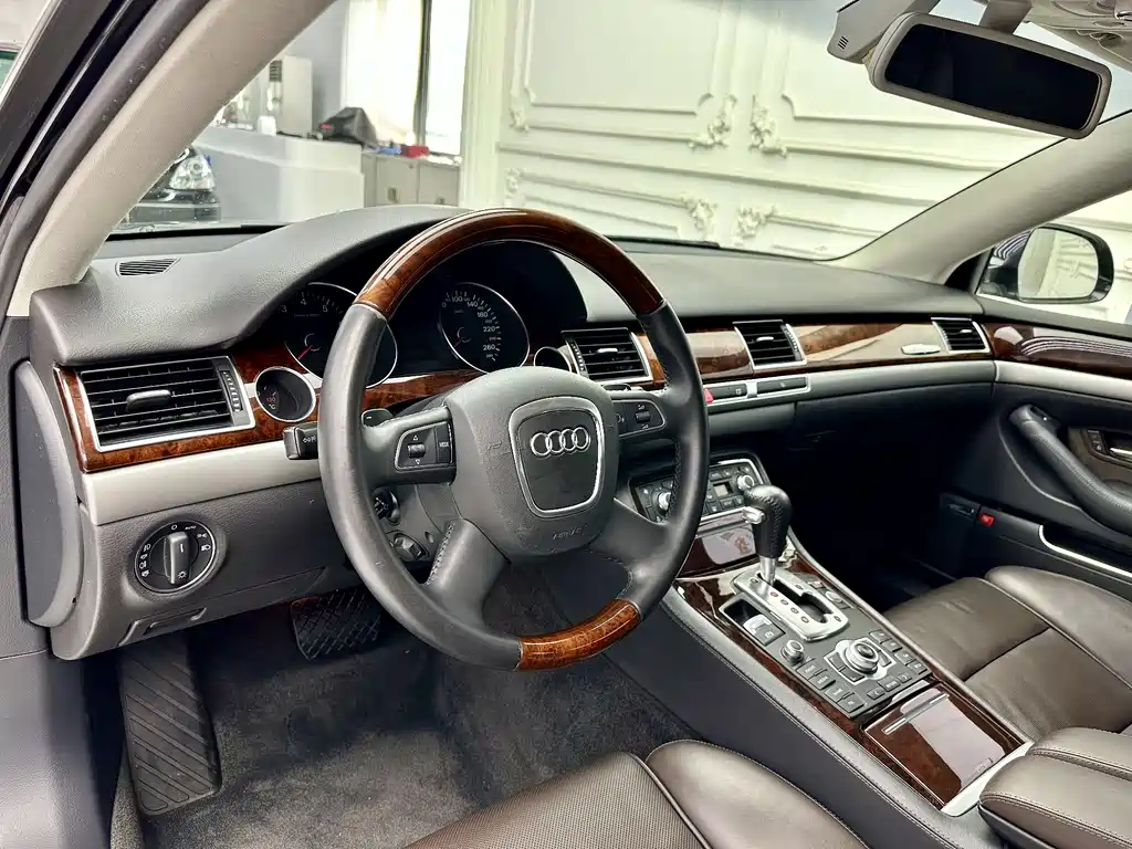 Audi A8 2010 A8L 3.0 FSI