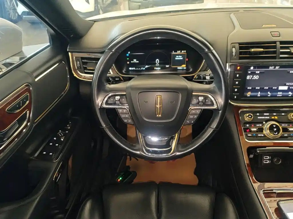 Lincoln Continental — миниатюра 11