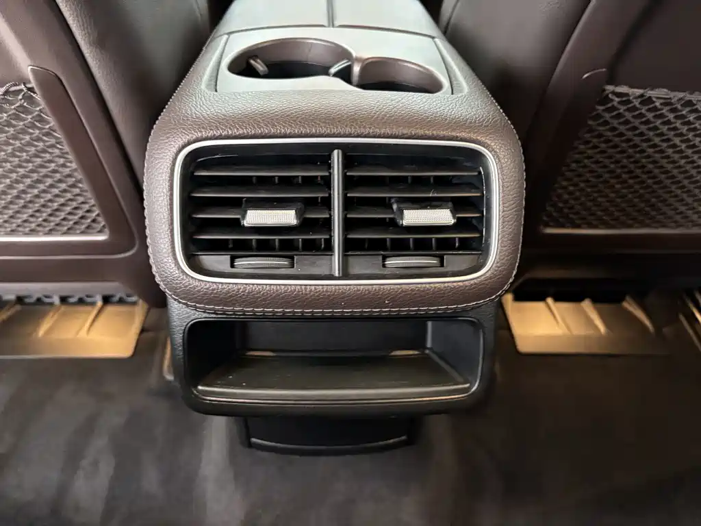 Mercedes-Benz GLE (Import) — миниатюра 20