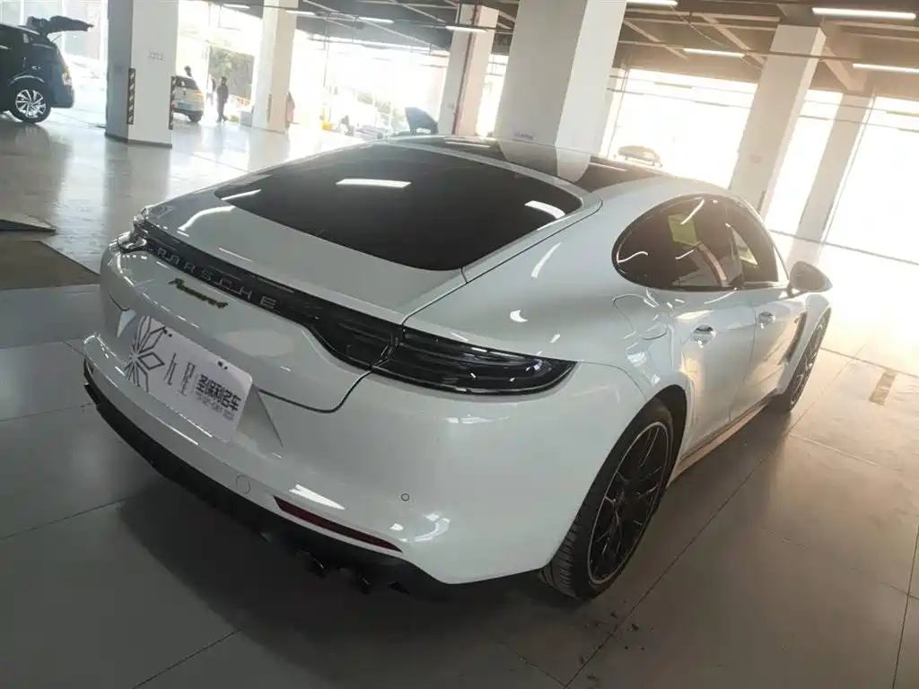 PORSCHE PANAMERA NEW ENERGY