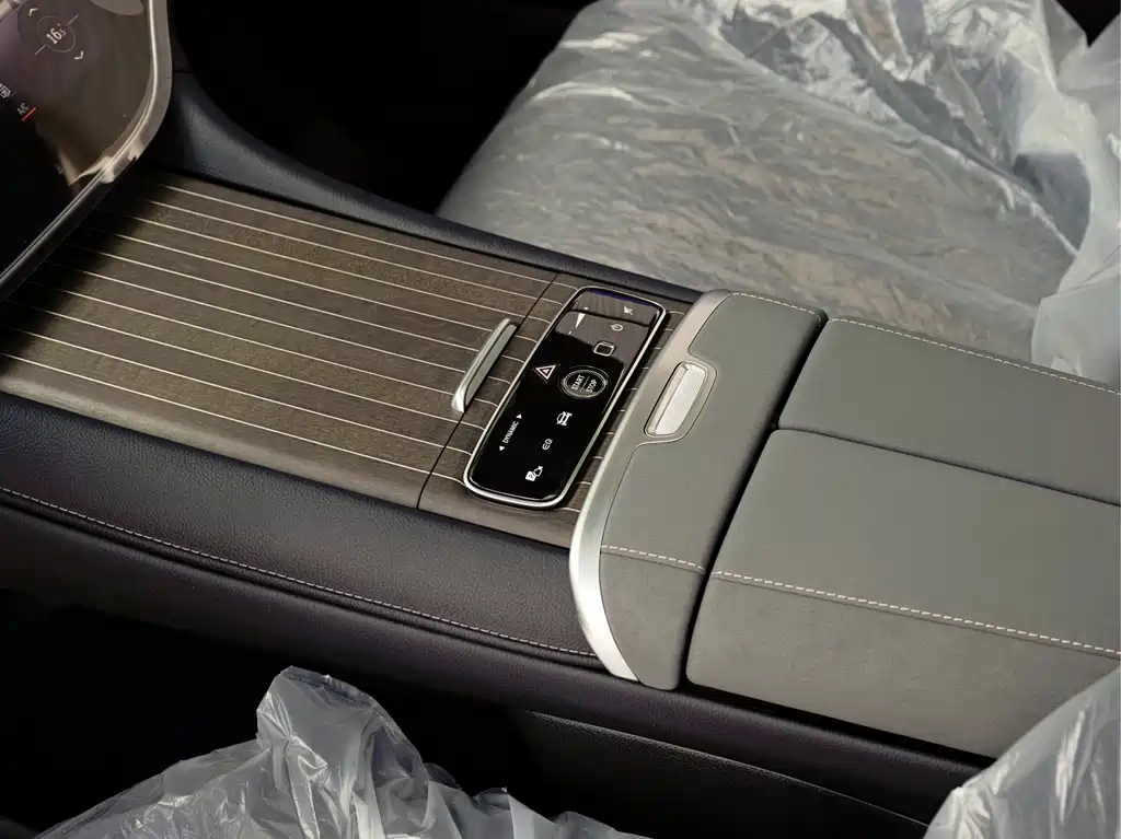 Mercedes-Benz EQS SUV — миниатюра 10