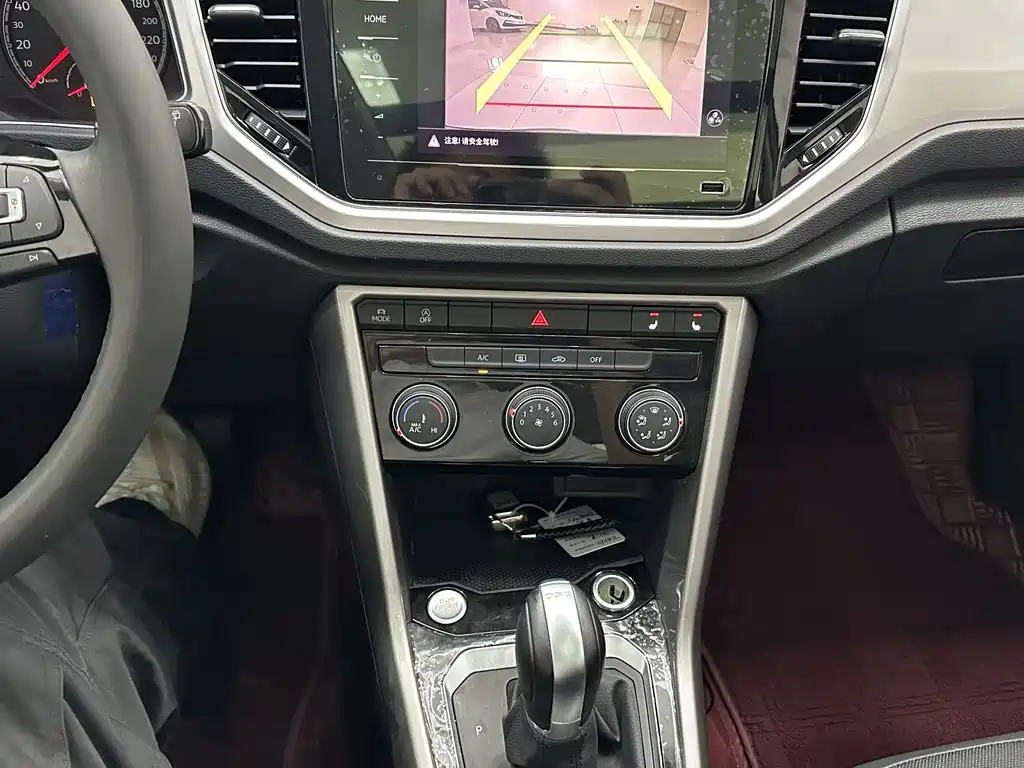 Volkswagen T-Roc — миниатюра 14