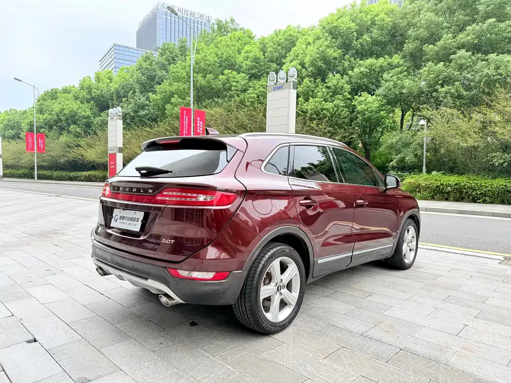 Lincoln MKC — миниатюра 6
