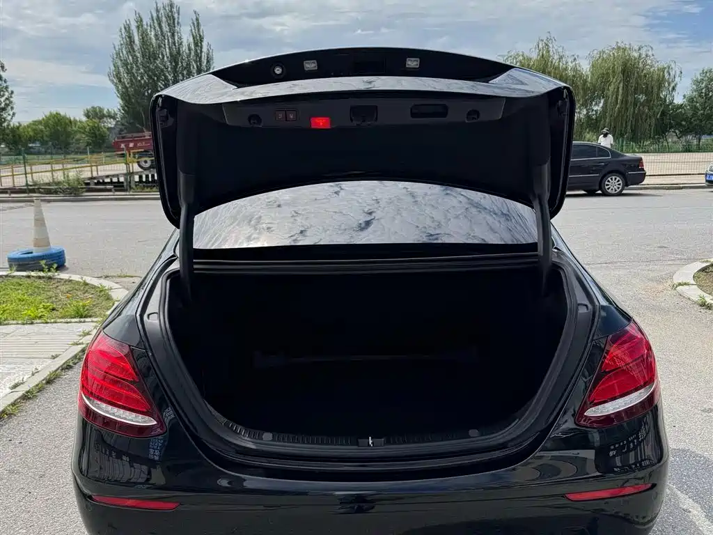 Mercedes-Benz E-Class E 2020 E 300 L Fashion