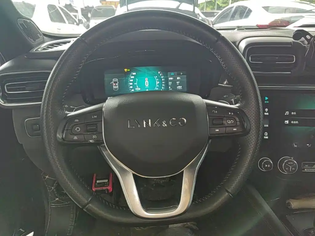 Lynk & Co 03 — миниатюра 11