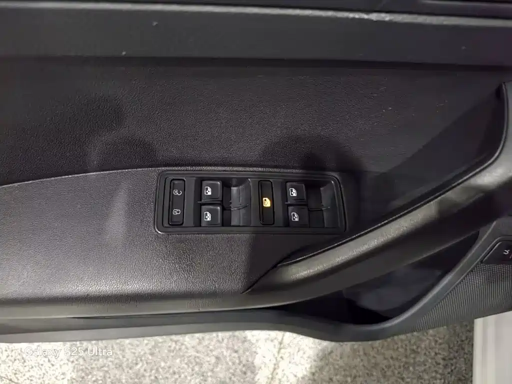 Volkswagen Santana — миниатюра 27