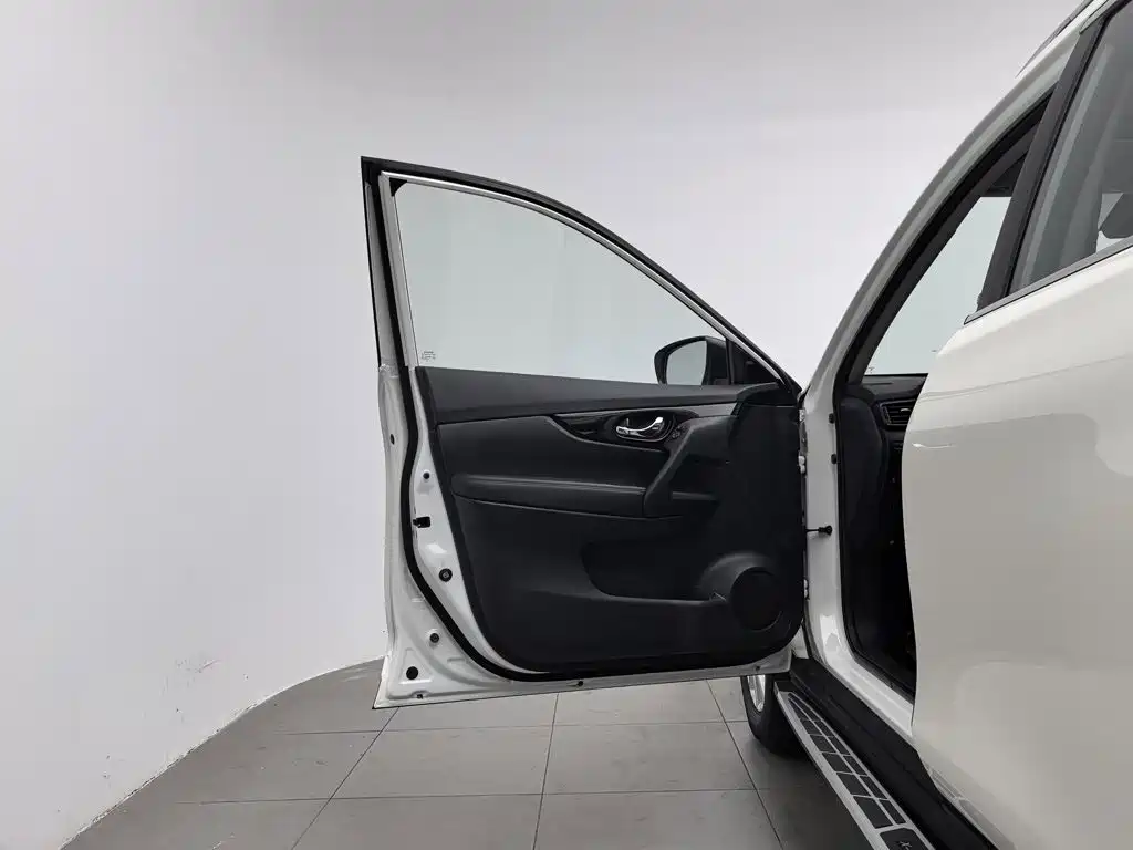 Nissan X-Trail — миниатюра 8