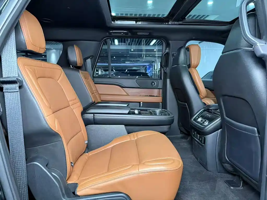 Lincoln Navigator — миниатюра 13
