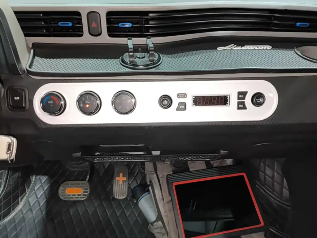 Wuling MINIEV — миниатюра 13