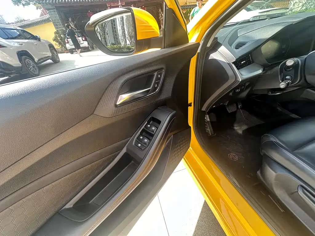 MG MG5 — миниатюра 5