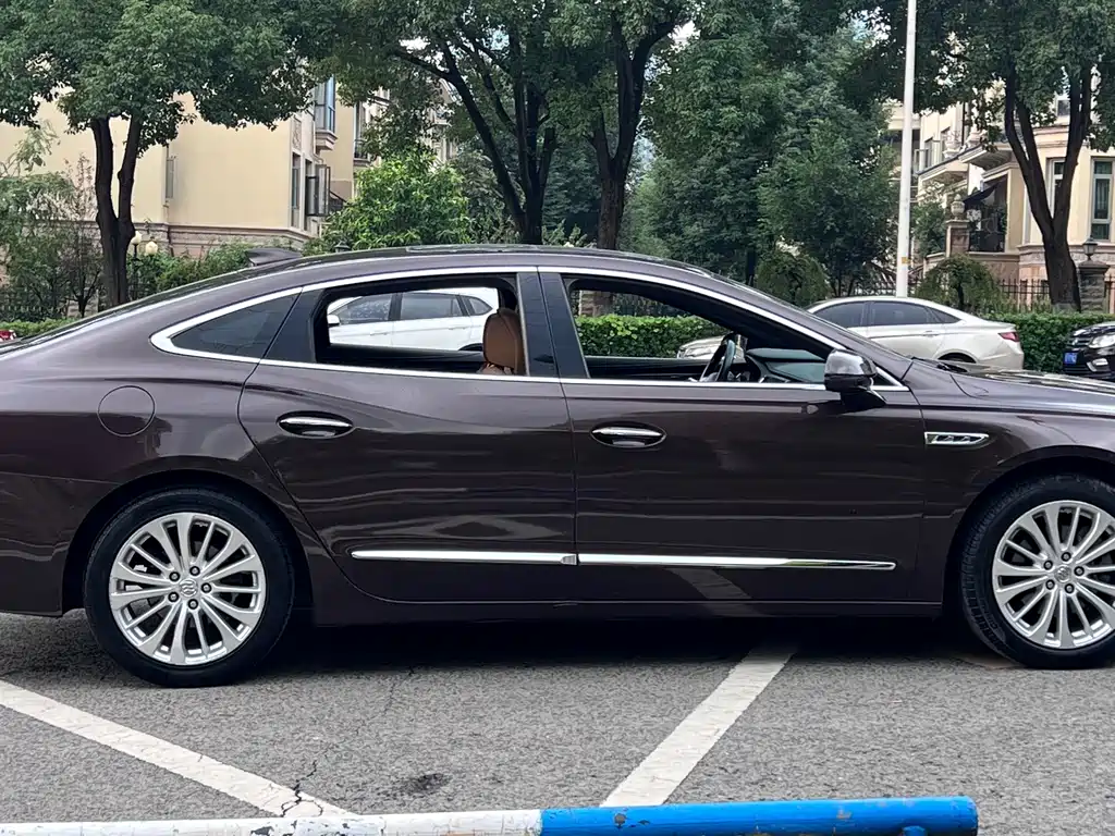 Buick LaCrosse — миниатюра 32