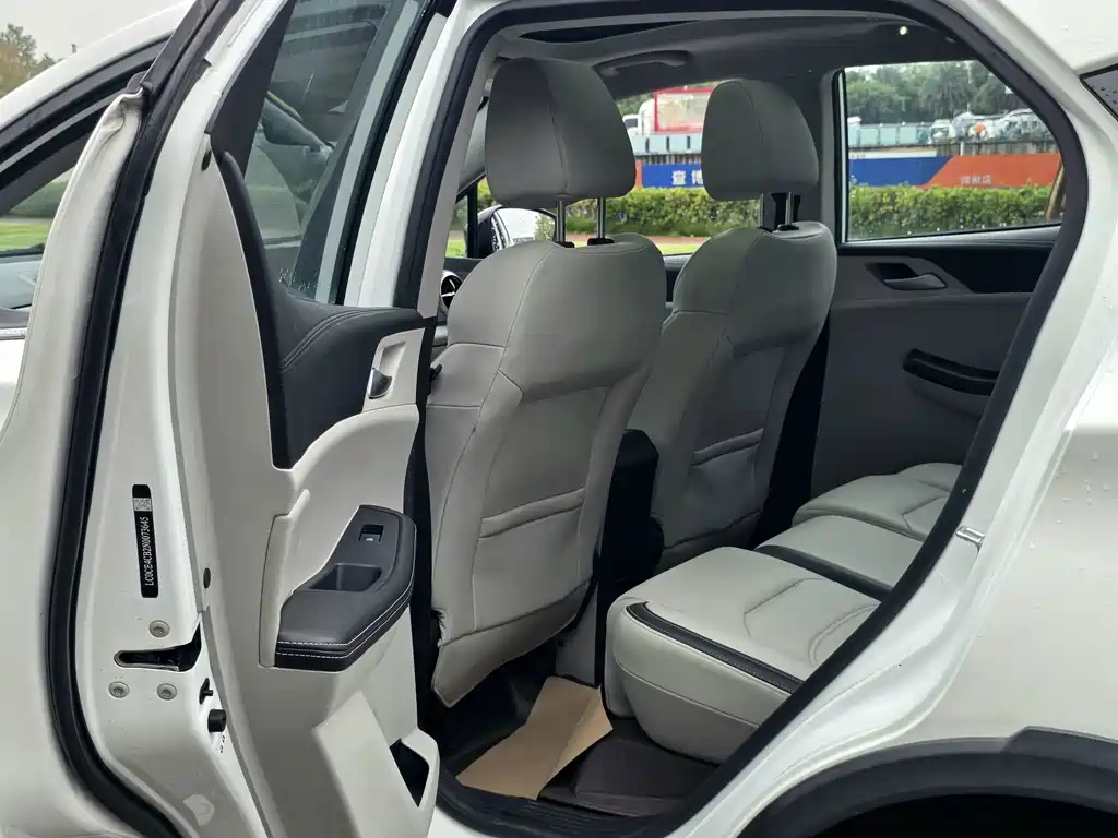 BYD Yuan Pro — миниатюра 11