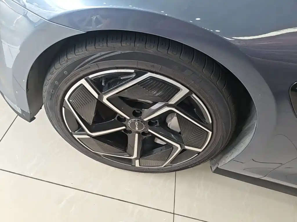 BYD Seal — миниатюра 23