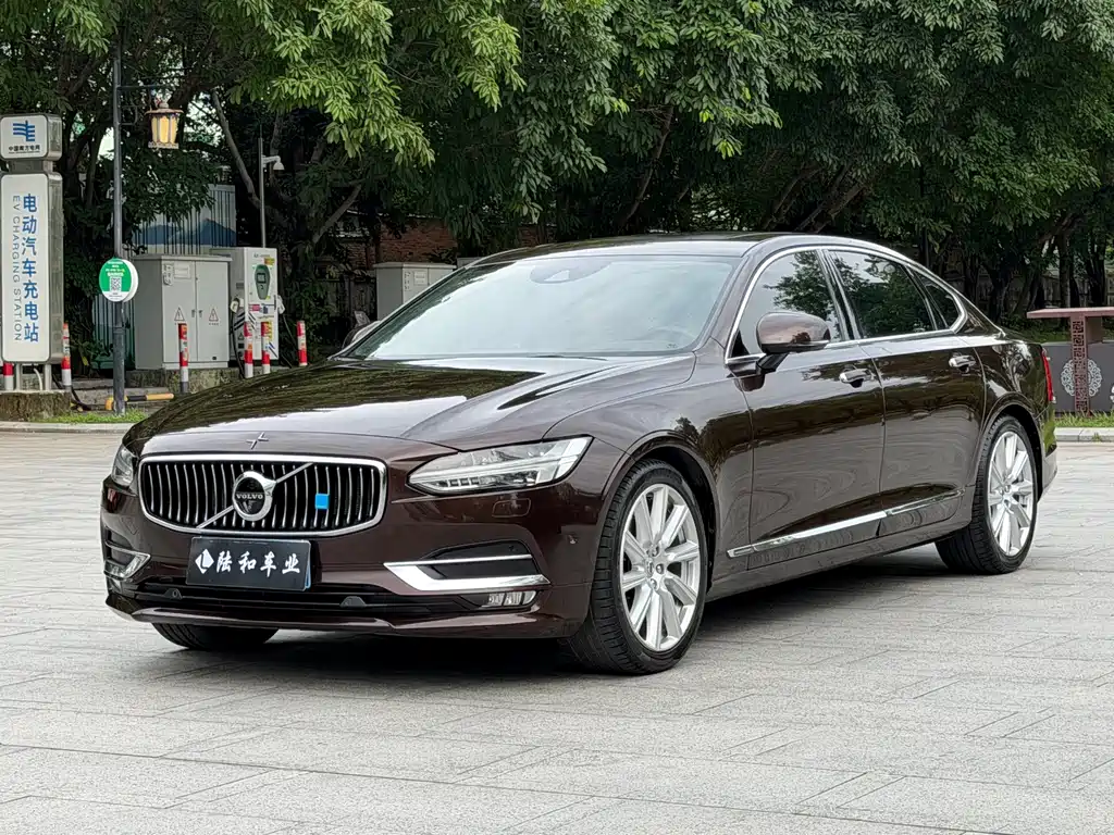 Купить Volvo S90