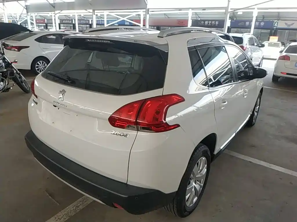 Peugeot 2008 — миниатюра 7