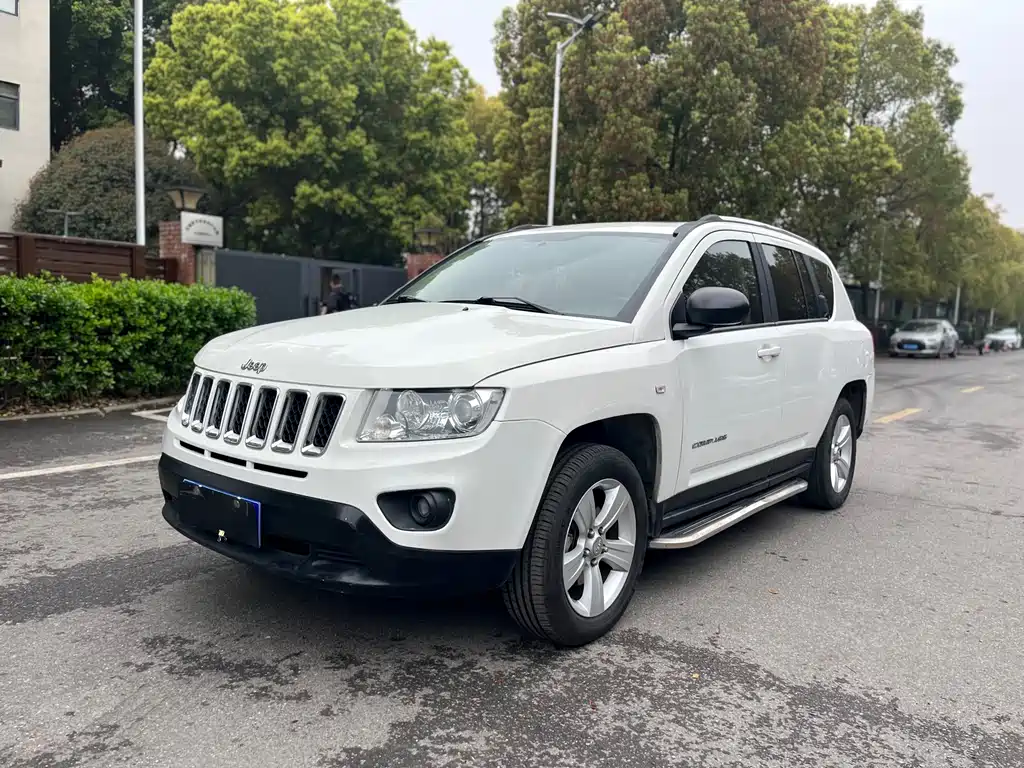 Jeep Compass (Import) 2012