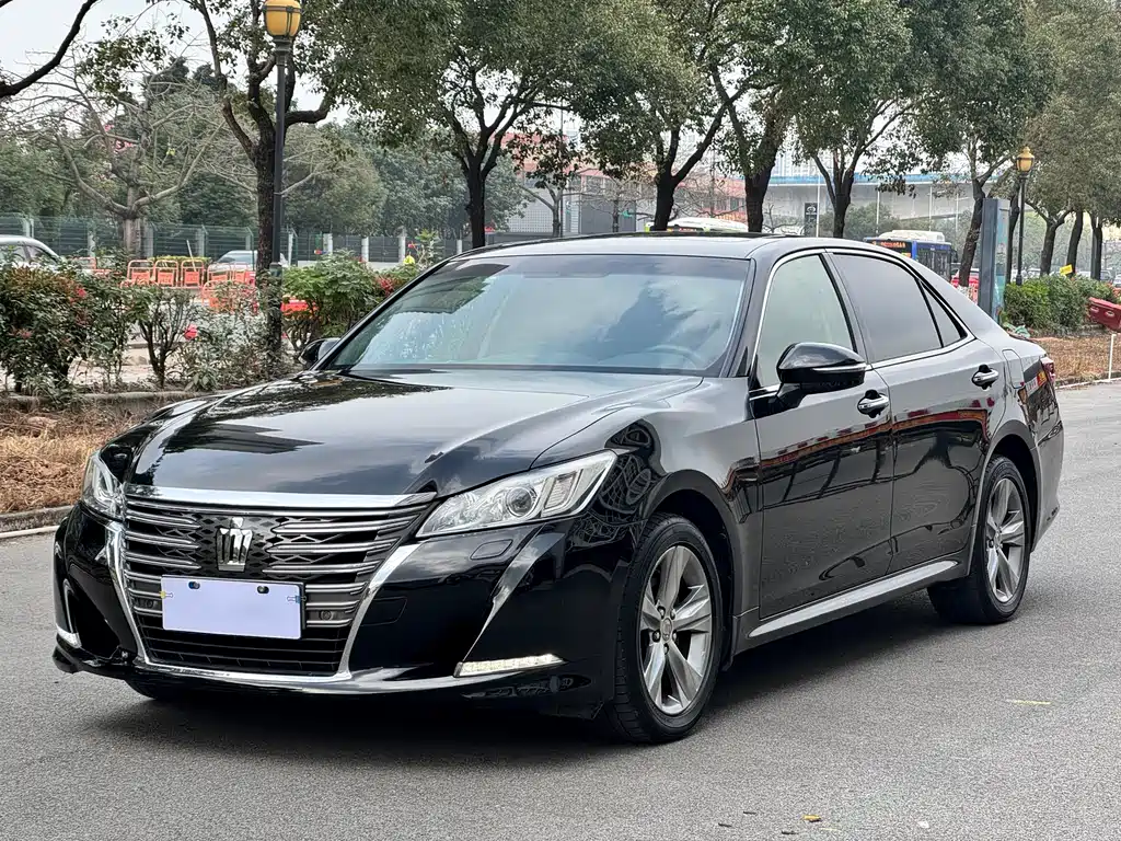 Toyota Crown 2017