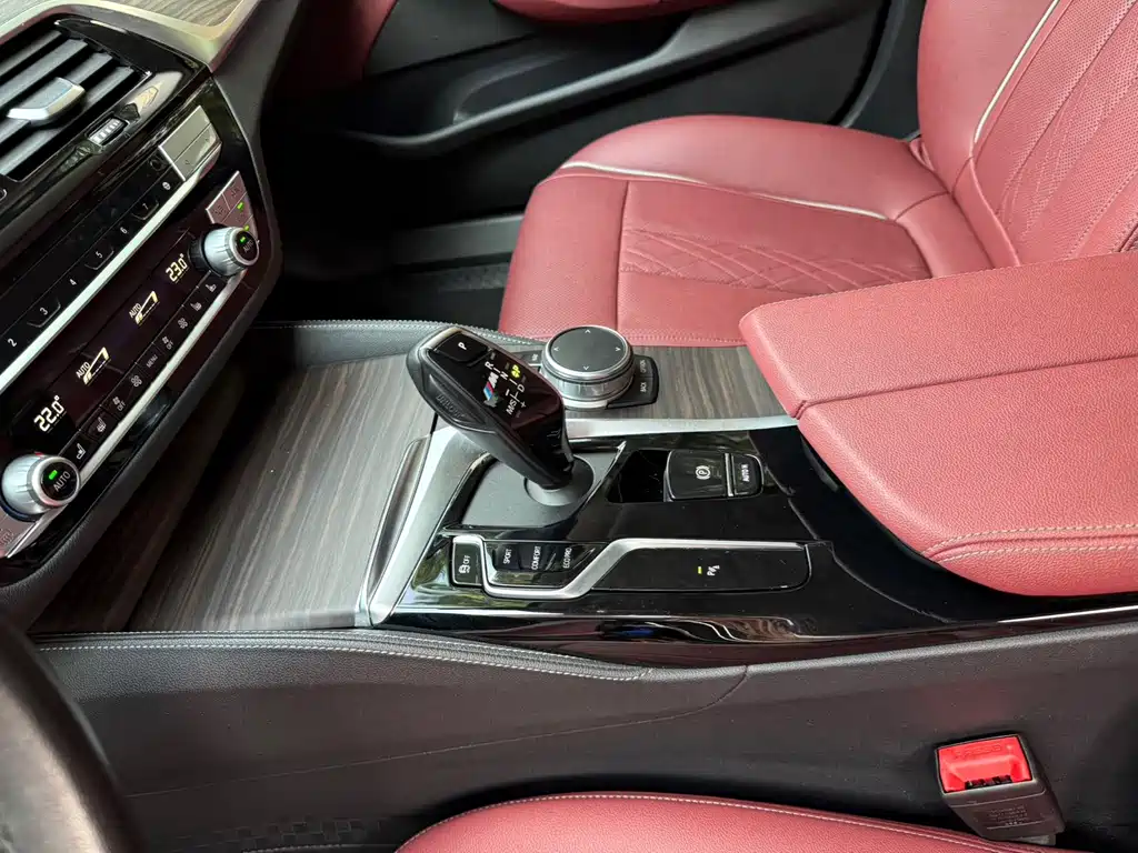 BMW 5 Series — миниатюра 10