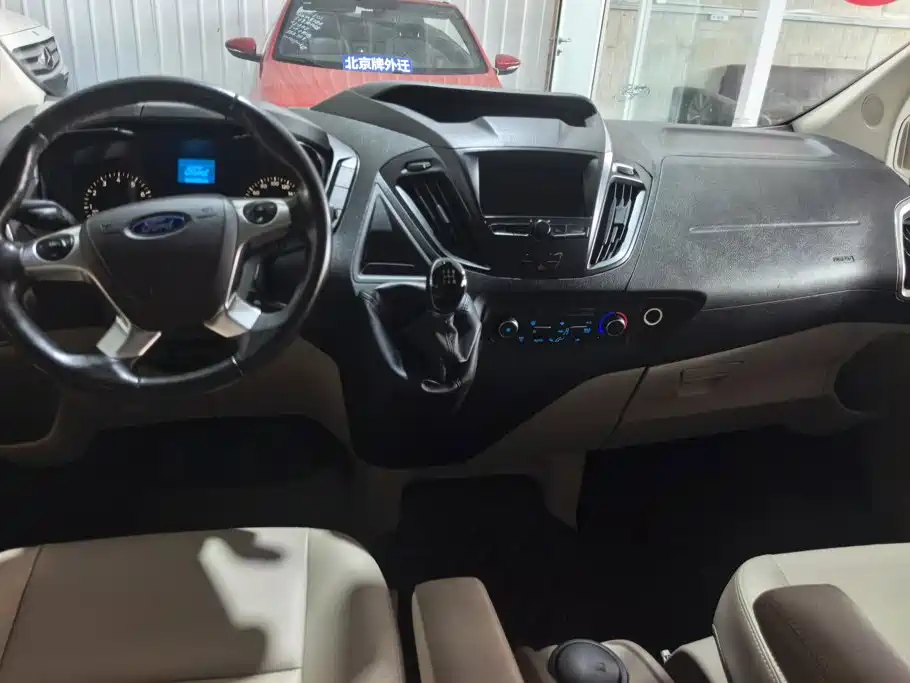 Ford Tourneo — миниатюра 12