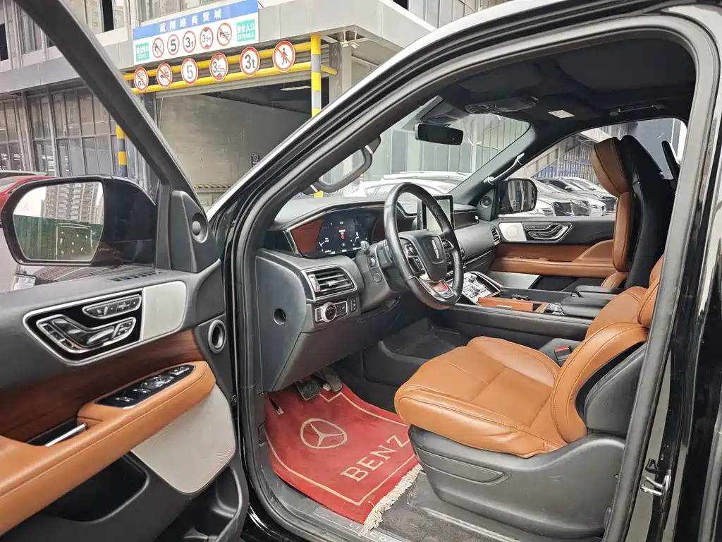 Lincoln Navigator — миниатюра 4