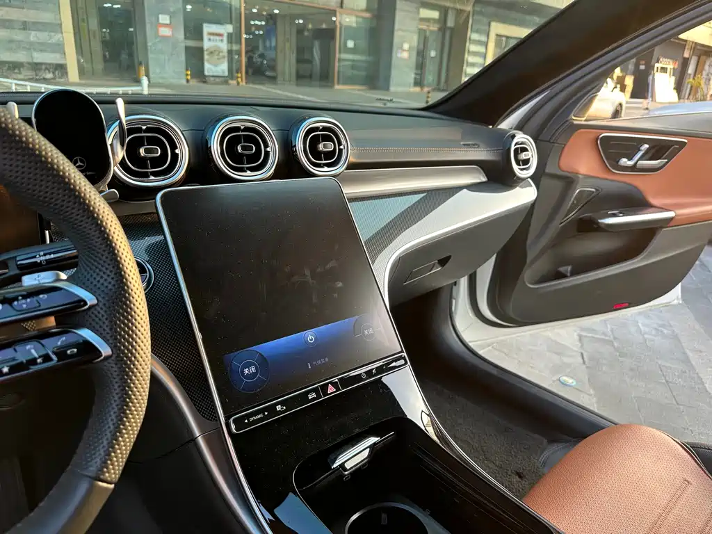 Mercedes-Benz C-Class — миниатюра 8