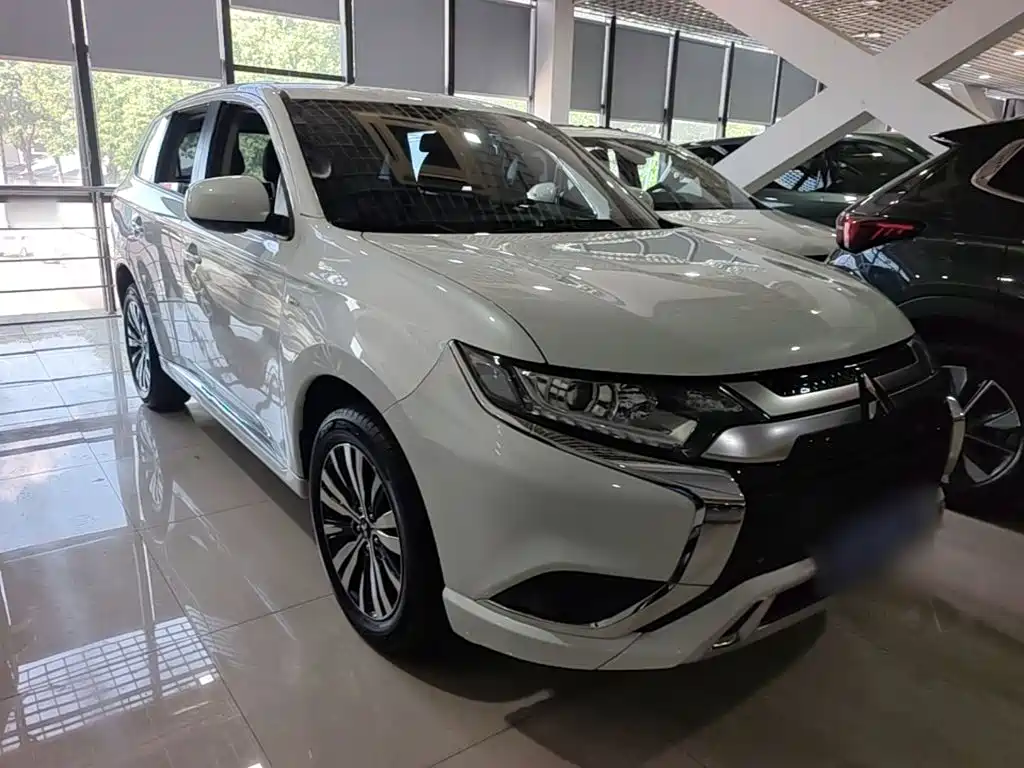 Mitsubishi Outlander — миниатюра 4