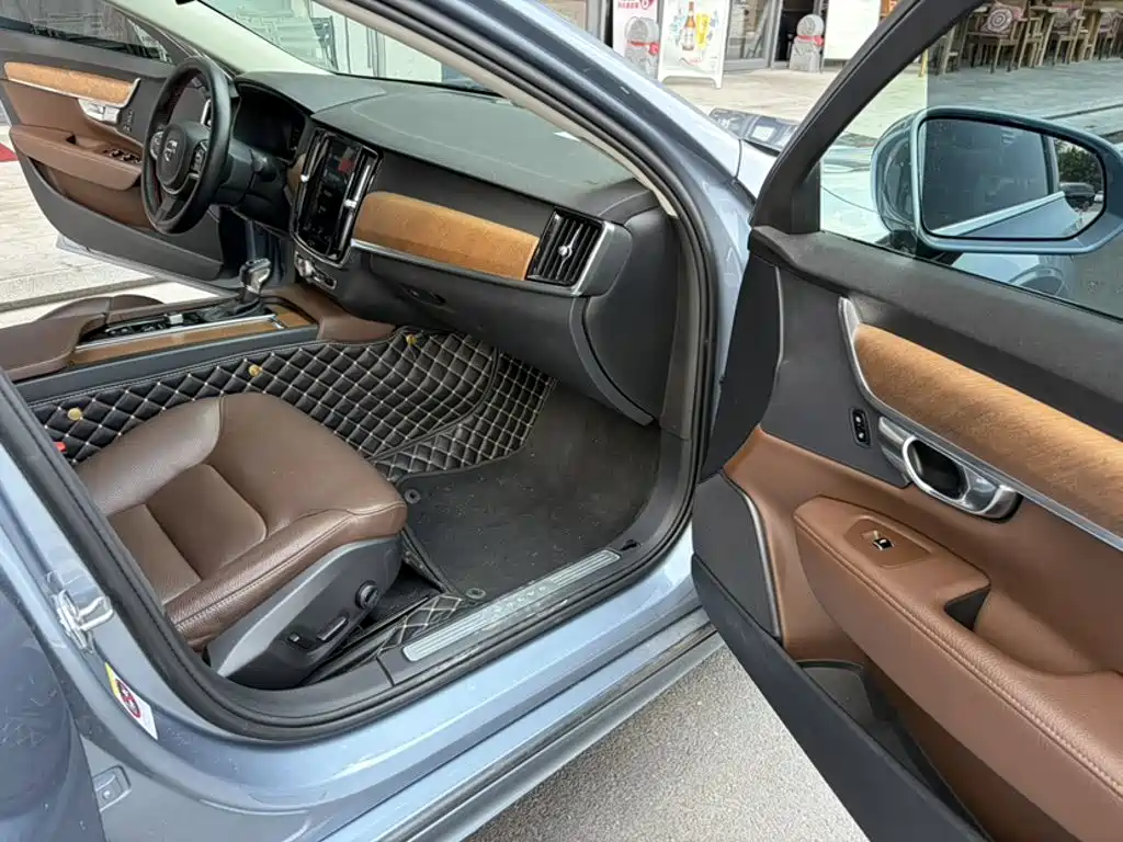 Volvo S90 — миниатюра 13