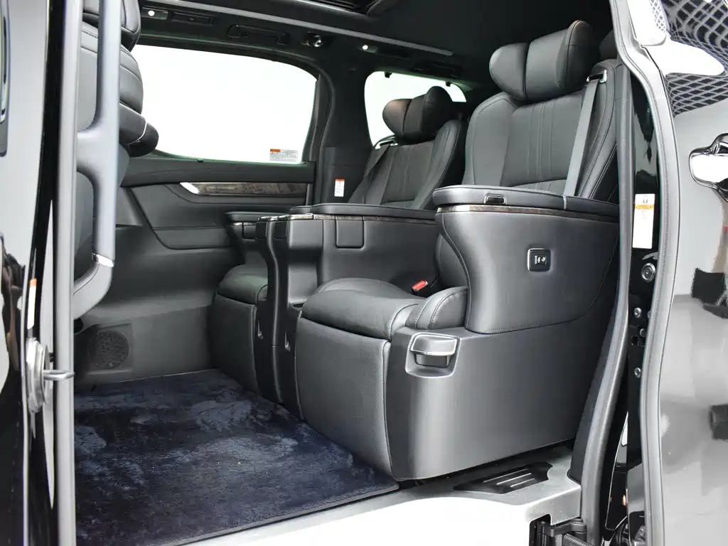 Toyota Vellfire — миниатюра 18