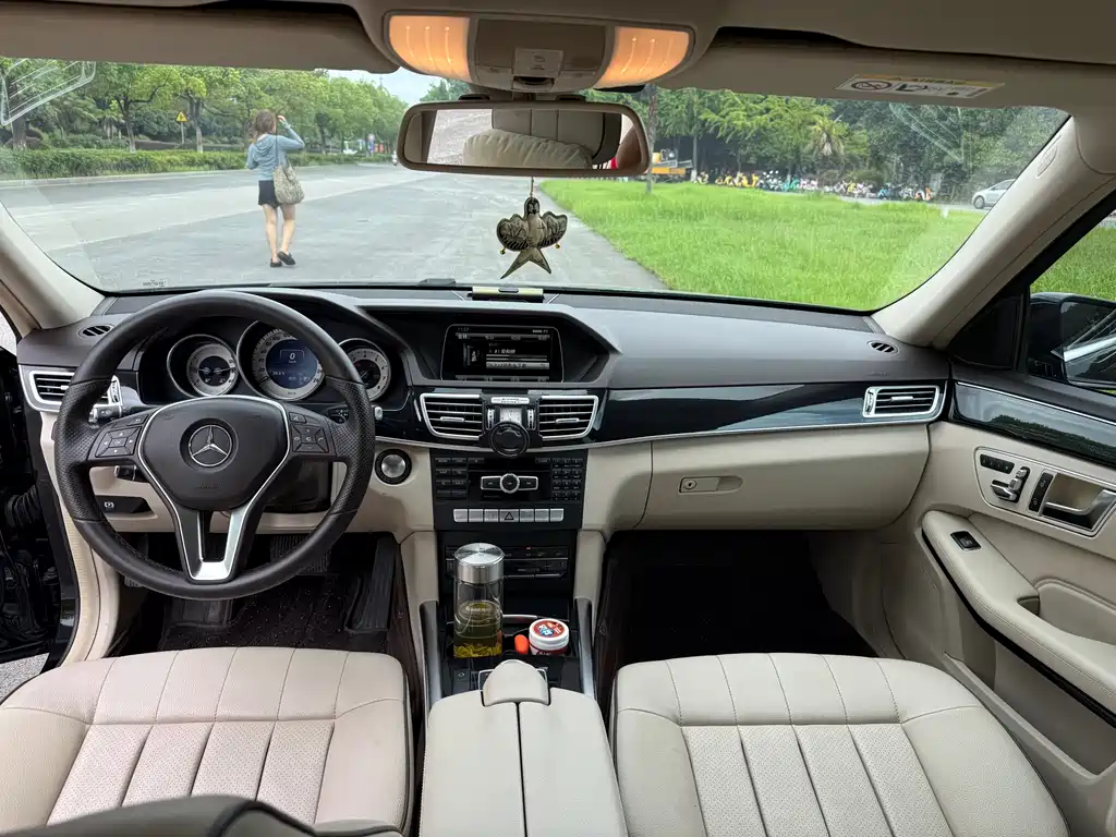 Mercedes-Benz E-Class — миниатюра 10