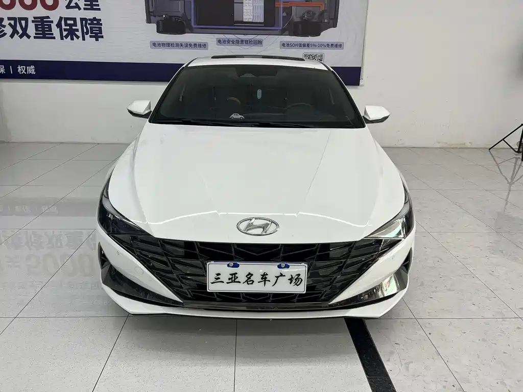 HYUNDAI ELANTRA