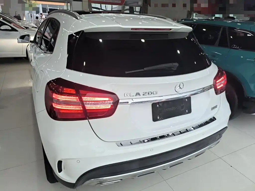 Mercedes-Benz GLA — миниатюра 6