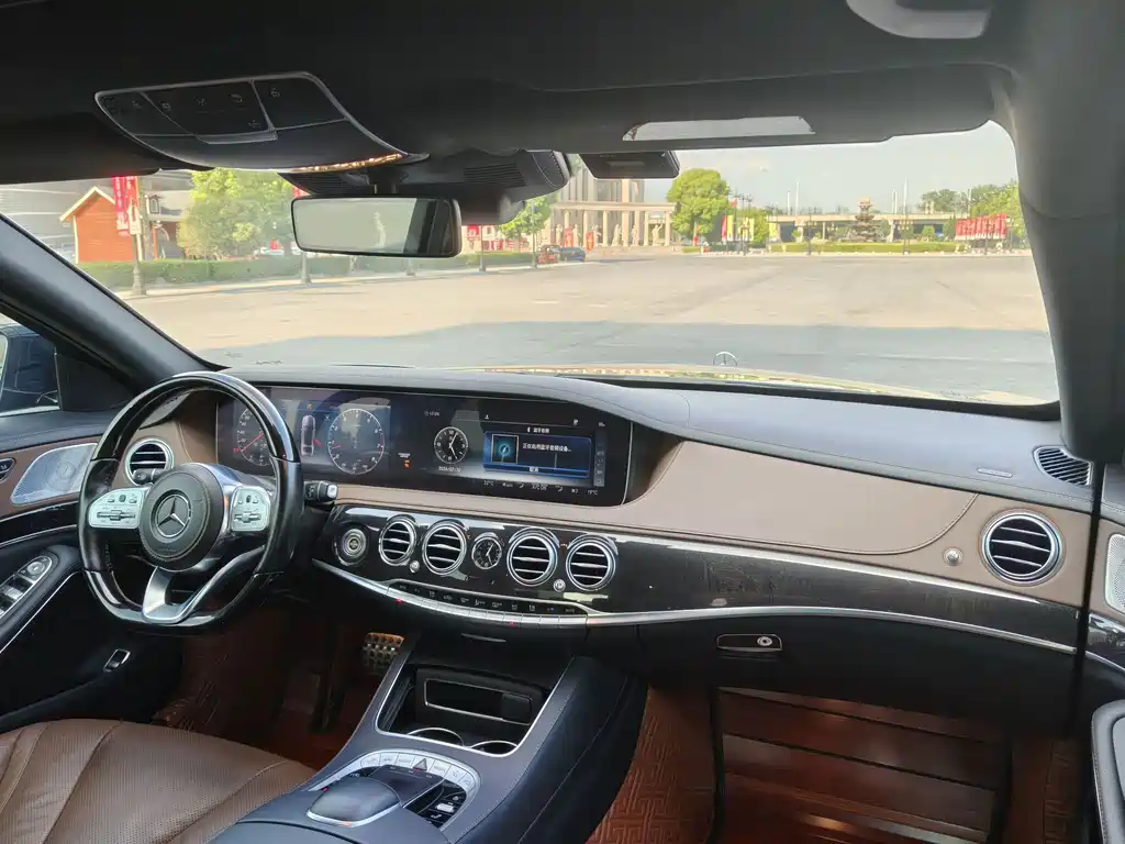 Mercedes-Benz S-Class — миниатюра 13