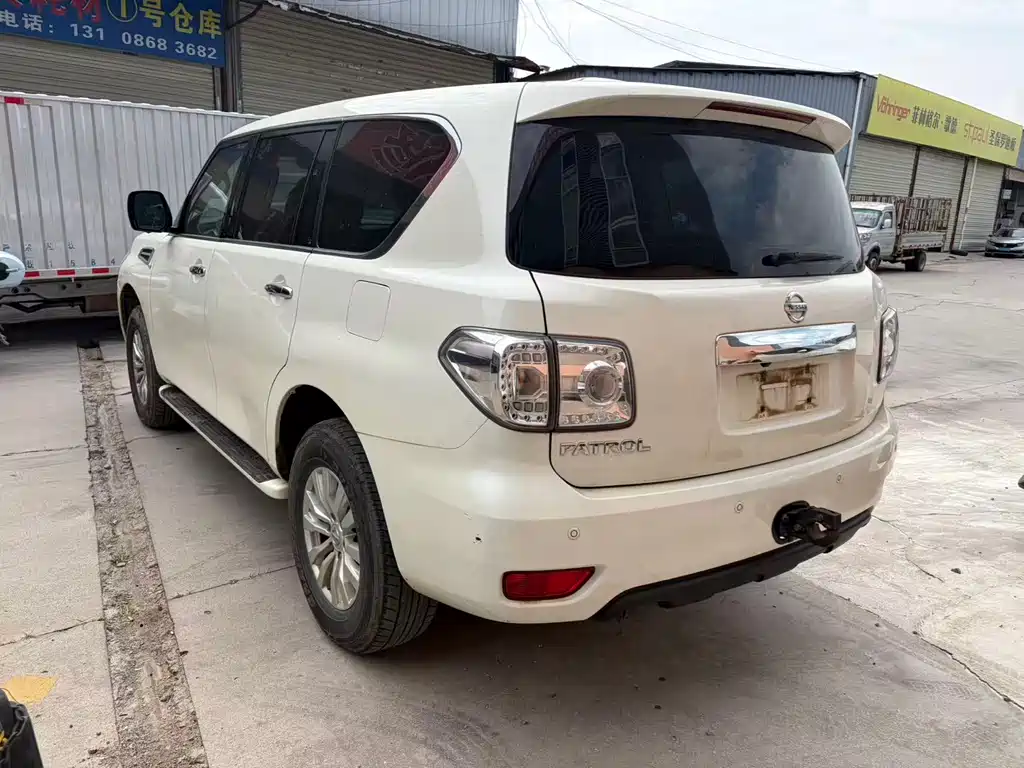 Nissan Patrol — миниатюра 3