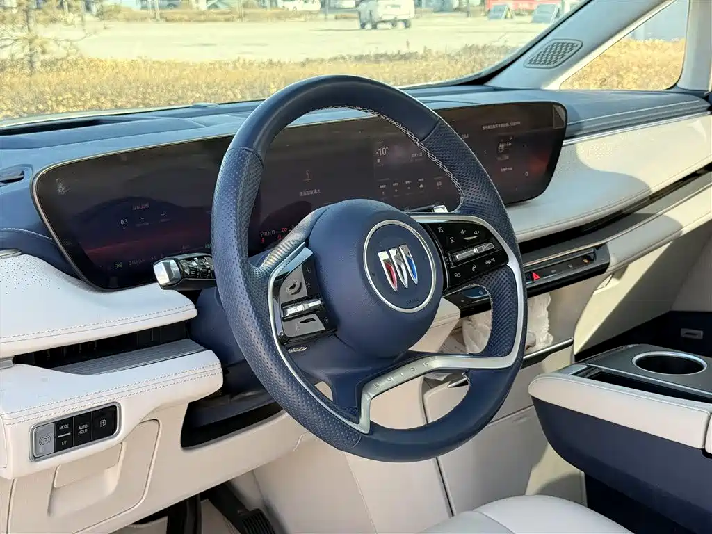 BUICK GL8 NEW ENERGY