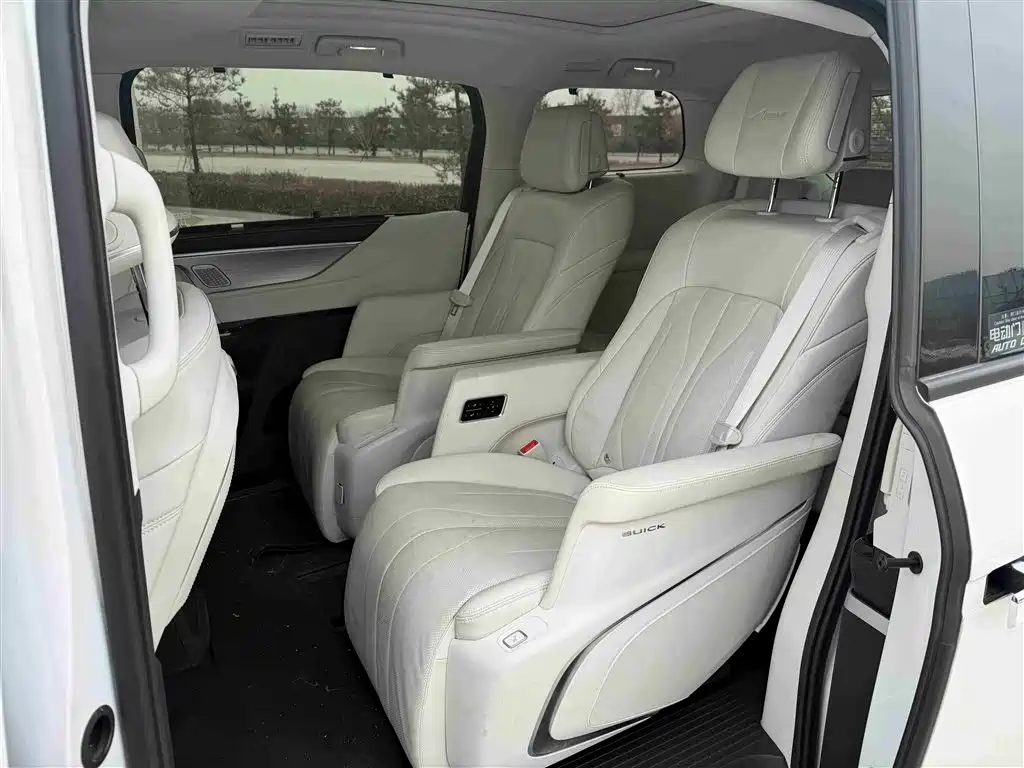 BUICK GL8 NEW ENERGY