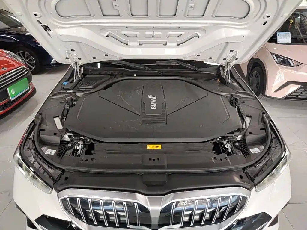 BMW i5 — миниатюра 20