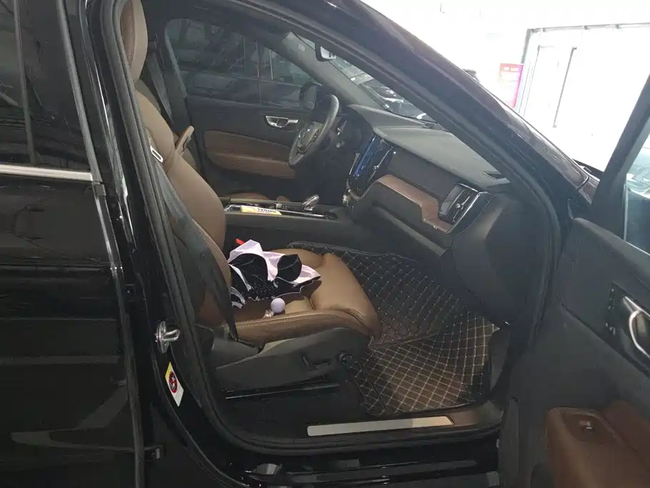 Volvo XC60 — миниатюра 8