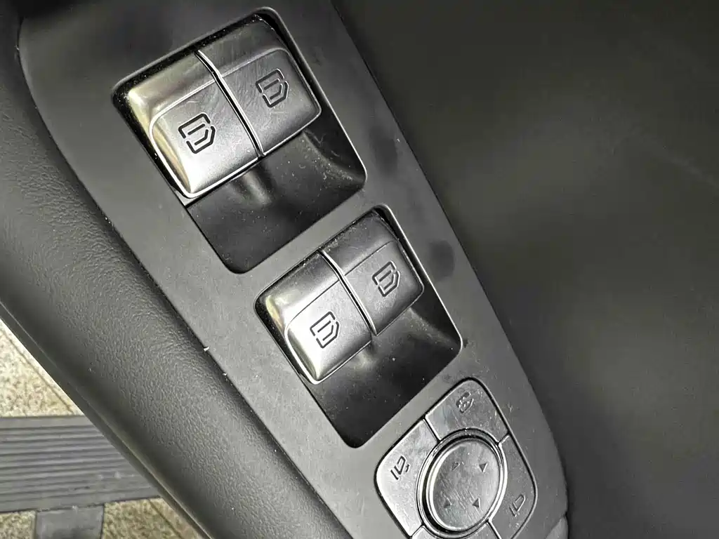 Li Auto Li L9 — миниатюра 24