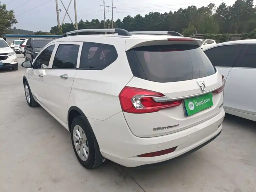 Baojun 310W — миниатюра 5