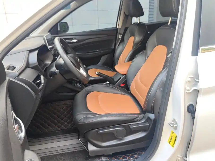 Wuling Hongguang S3 — миниатюра 9