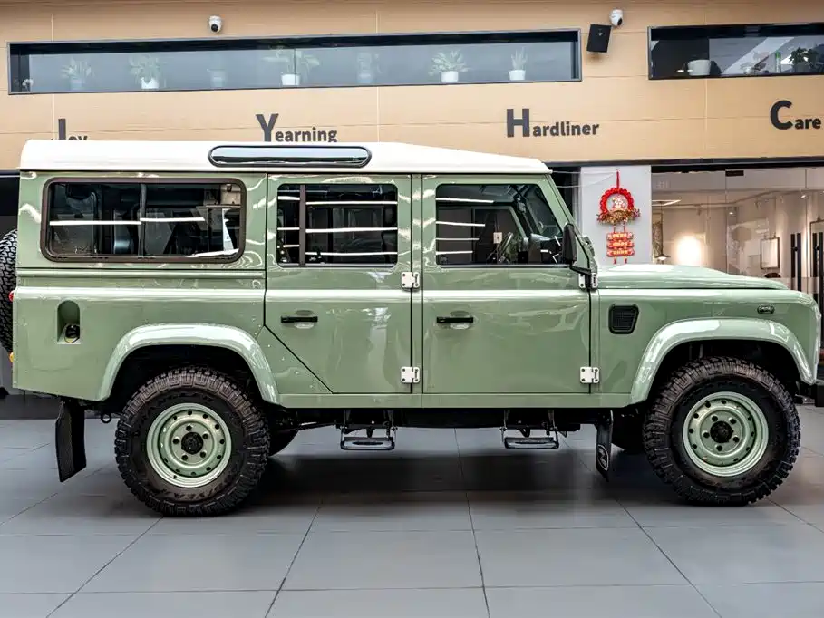 Land Rover Land Rover Defender